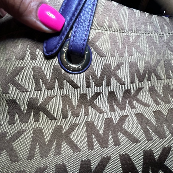 Pre-Owned Authentic Michael Kors Purse - Picture 2 of 5